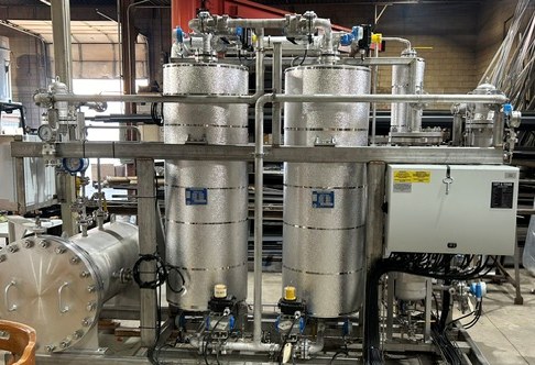 Infiltek skid-mounted gas filtration system with twin insulated vessels, instrumentation and control panel